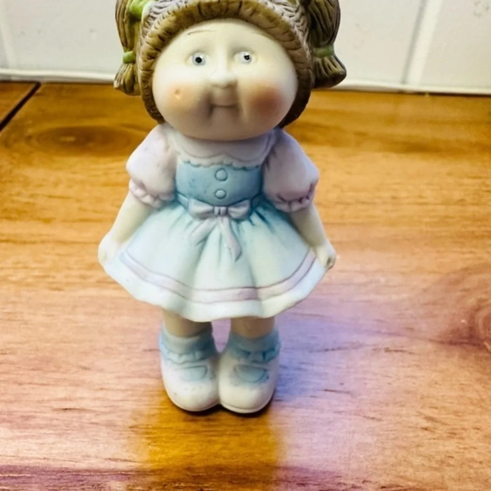 Vintage 1984 Cabbage Patch Kids  porcelain figurines Lot Of 6‎ Toddler & Babies